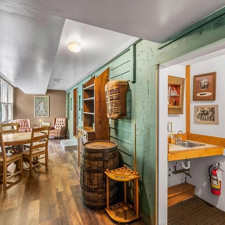 Whiskey Ridge Lodge, A Restored 1940S Gem, 2 Mins From Downtown, Breathtaking City Views, Custom Game Room, And Spacious Elegance Gatlinburg Ngoại thất bức ảnh