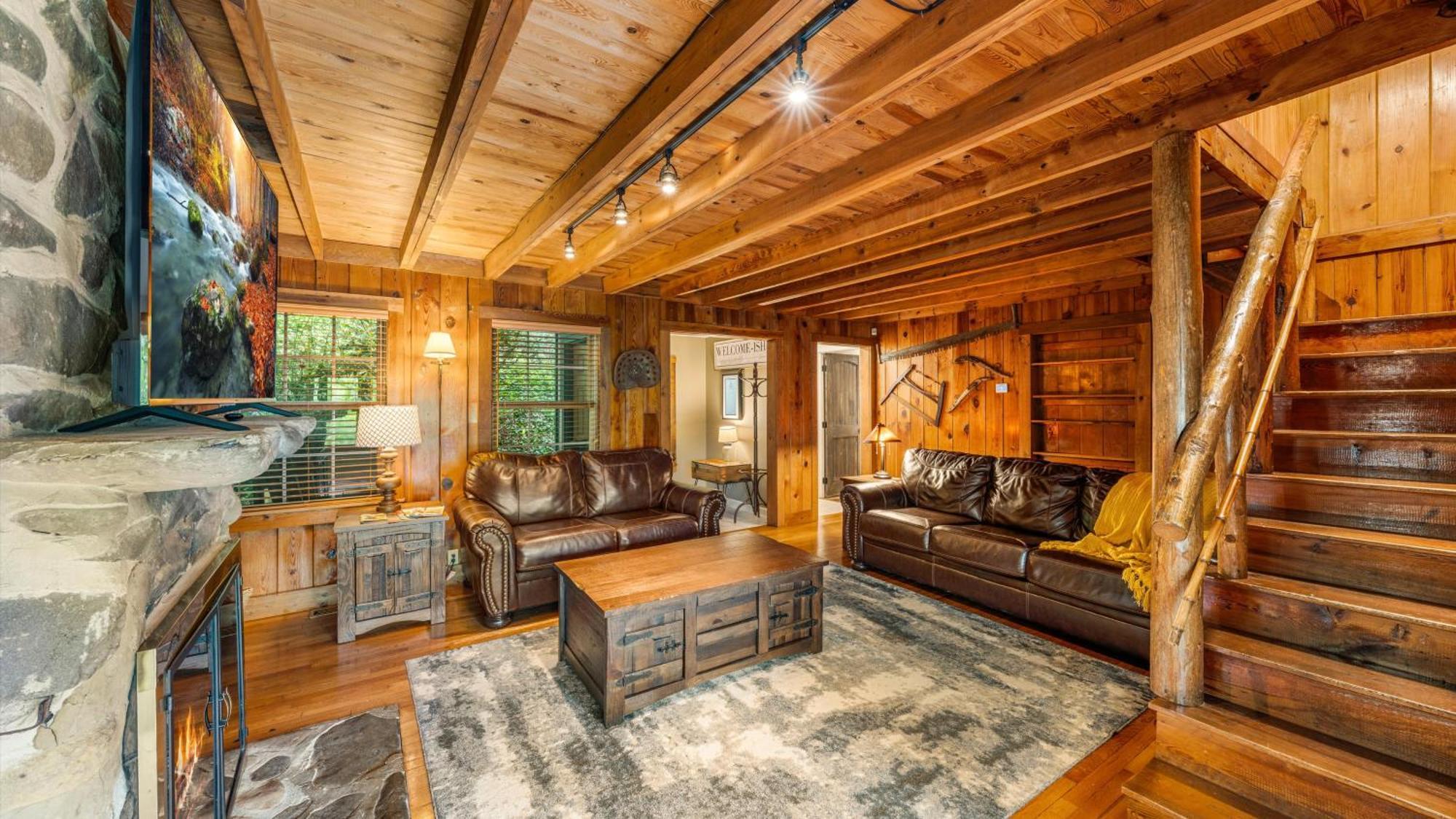 Whiskey Ridge Lodge, A Restored 1940S Gem, 2 Mins From Downtown, Breathtaking City Views, Custom Game Room, And Spacious Elegance Gatlinburg Ngoại thất bức ảnh