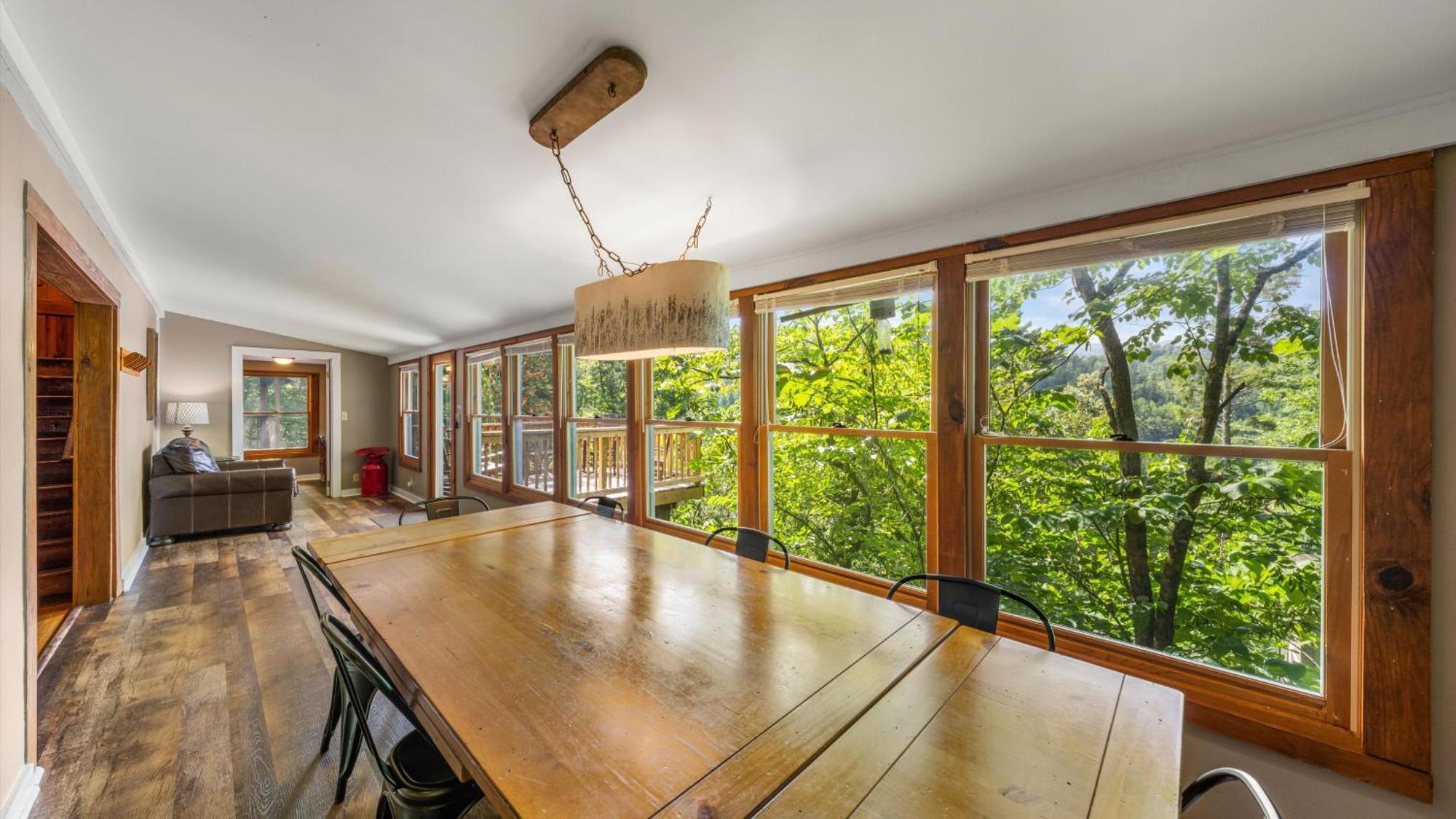 Whiskey Ridge Lodge, A Restored 1940S Gem, 2 Mins From Downtown, Breathtaking City Views, Custom Game Room, And Spacious Elegance Gatlinburg Ngoại thất bức ảnh