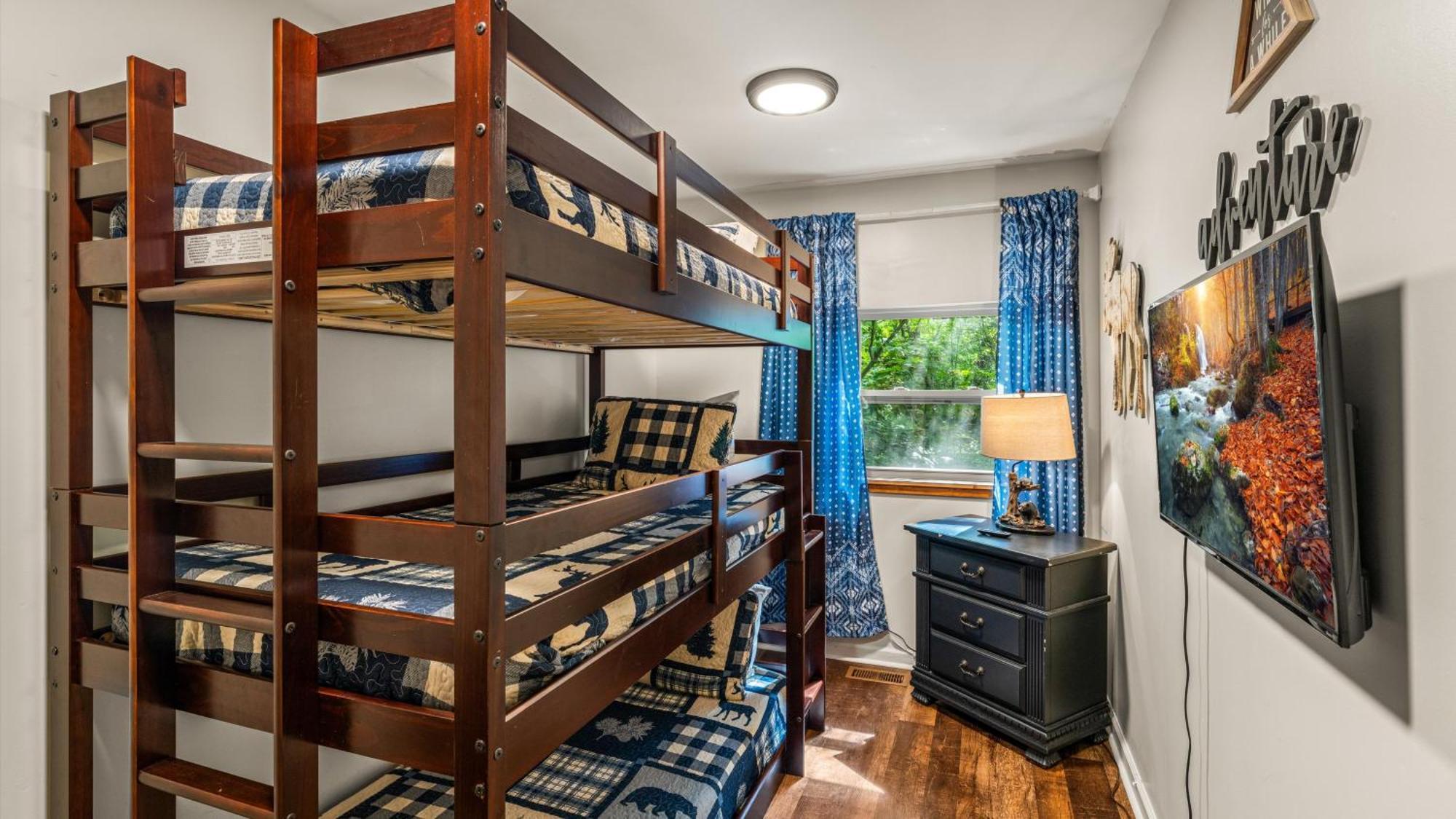 Whiskey Ridge Lodge, A Restored 1940S Gem, 2 Mins From Downtown, Breathtaking City Views, Custom Game Room, And Spacious Elegance Gatlinburg Ngoại thất bức ảnh