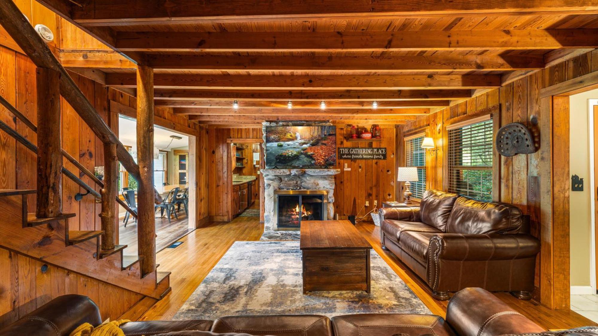 Whiskey Ridge Lodge, A Restored 1940S Gem, 2 Mins From Downtown, Breathtaking City Views, Custom Game Room, And Spacious Elegance Gatlinburg Ngoại thất bức ảnh