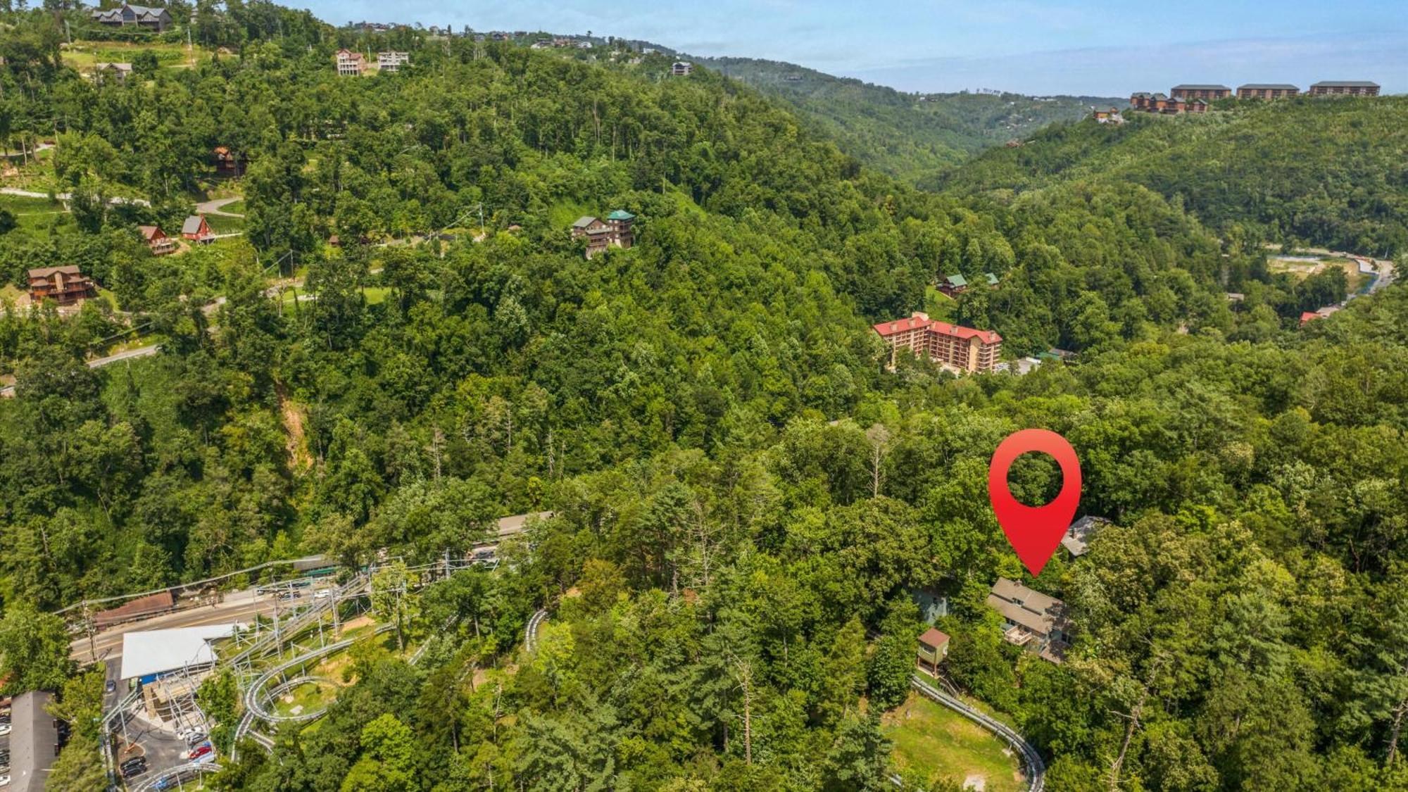Whiskey Ridge Lodge, A Restored 1940S Gem, 2 Mins From Downtown, Breathtaking City Views, Custom Game Room, And Spacious Elegance Gatlinburg Ngoại thất bức ảnh