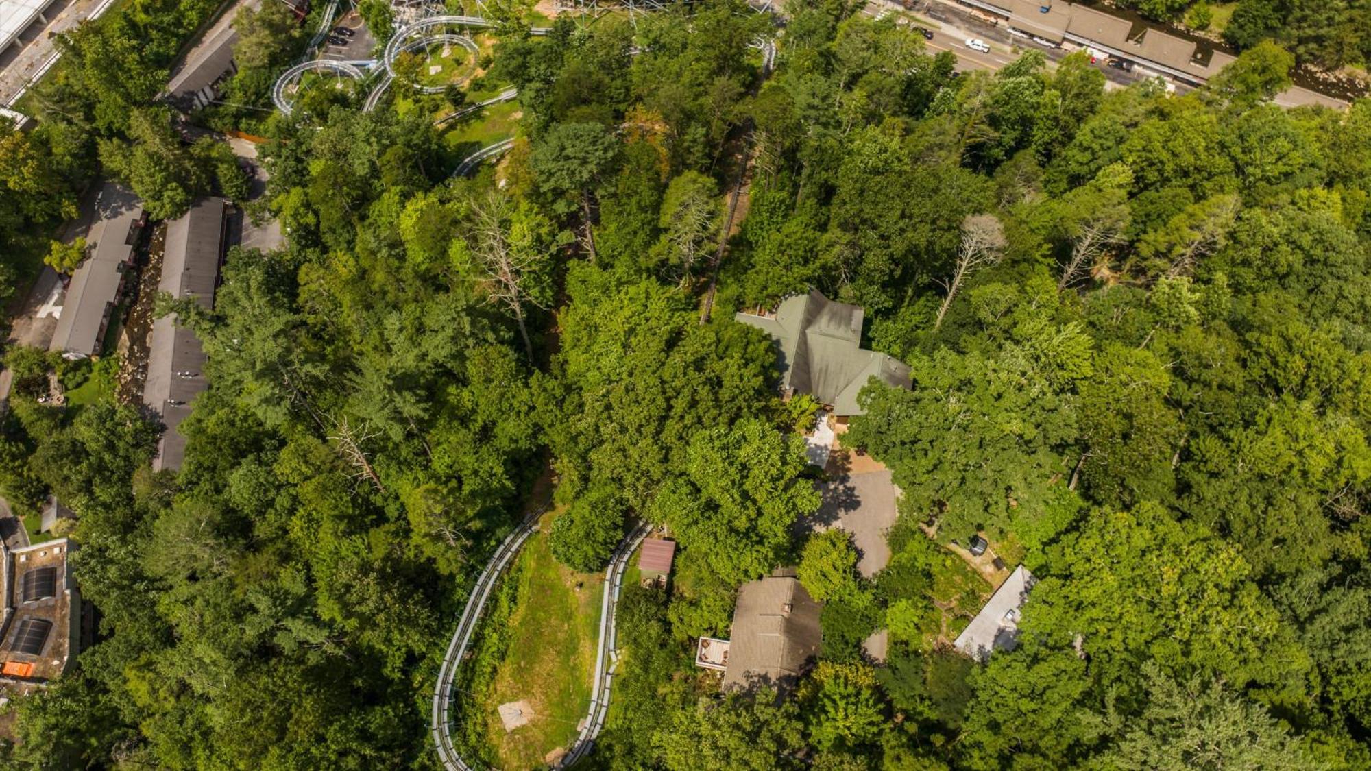 Whiskey Ridge Lodge, A Restored 1940S Gem, 2 Mins From Downtown, Breathtaking City Views, Custom Game Room, And Spacious Elegance Gatlinburg Ngoại thất bức ảnh
