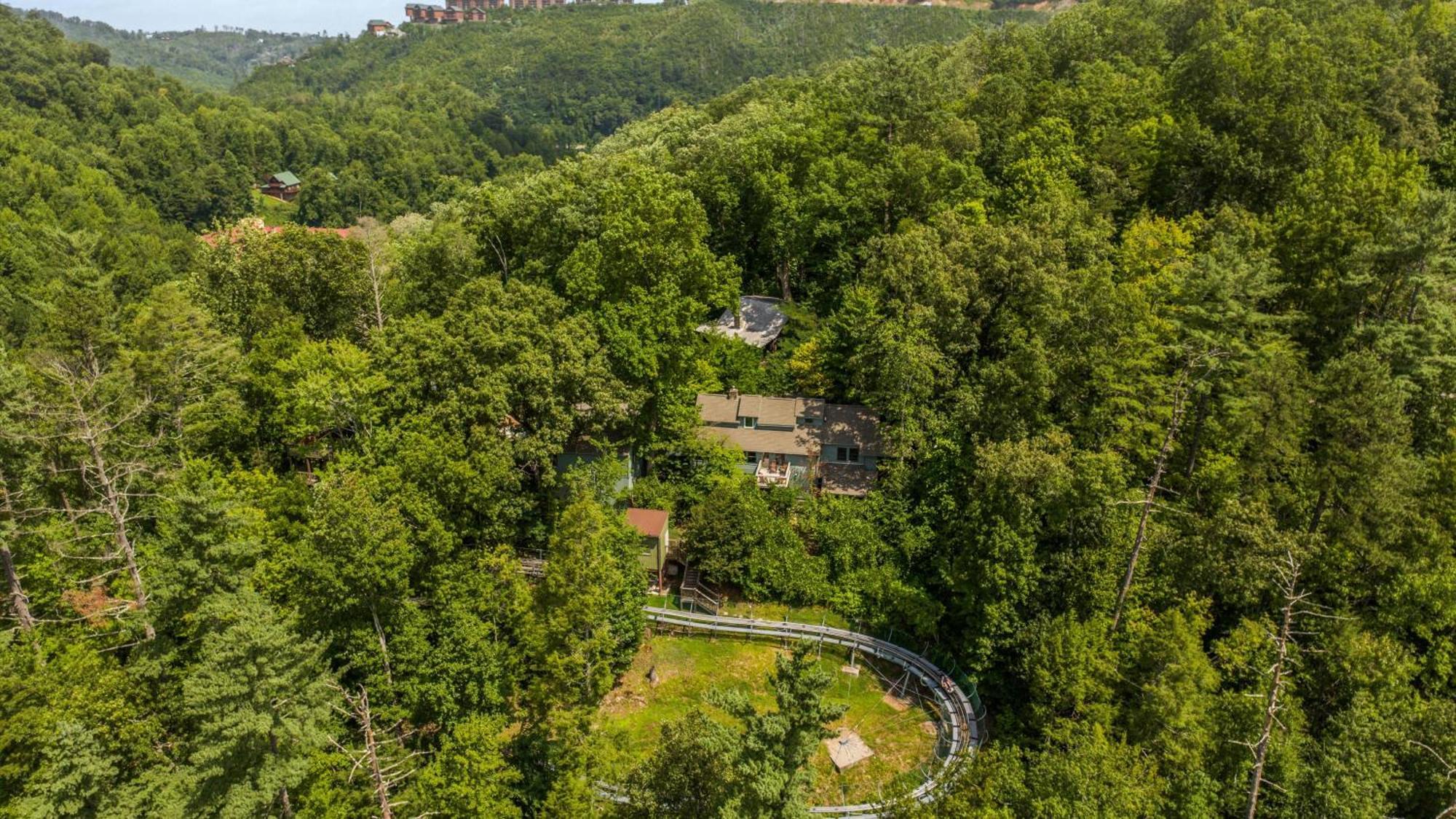 Whiskey Ridge Lodge, A Restored 1940S Gem, 2 Mins From Downtown, Breathtaking City Views, Custom Game Room, And Spacious Elegance Gatlinburg Ngoại thất bức ảnh